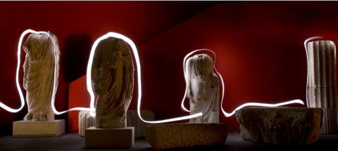 Light painting autour des statues des salles gallo-romaines du musée